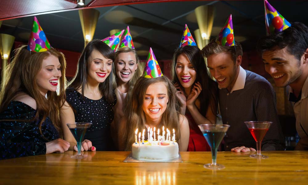 Involve Your Pals In Your Birthday Photoshoot Celebration