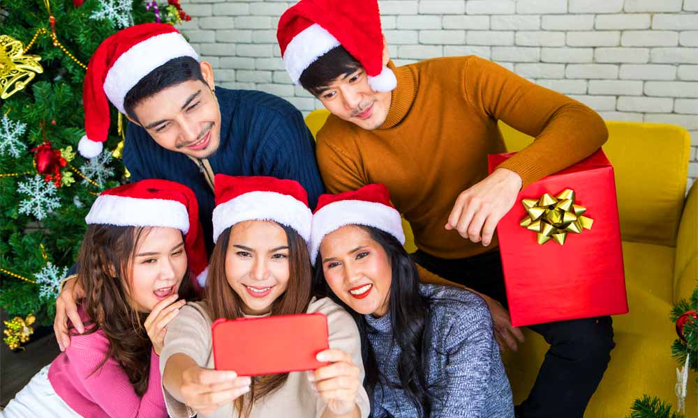 Christmas Family Photo Ideas - Selfie