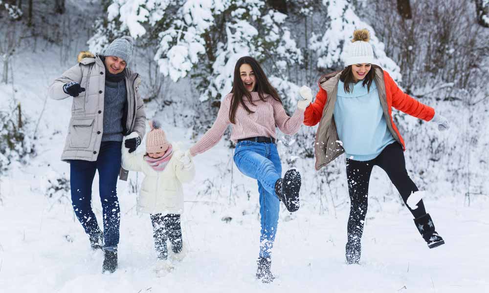 Christmas Picture Ideas at Outdoor - In Motion