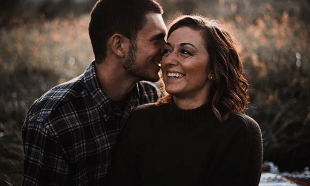 beautiful and romantic photo poses for couples. in 2023
