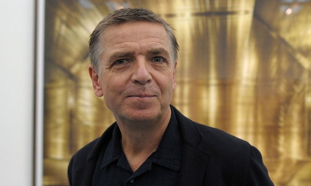 Andreas-Gursky_-From-Architecture-to-Landscapes