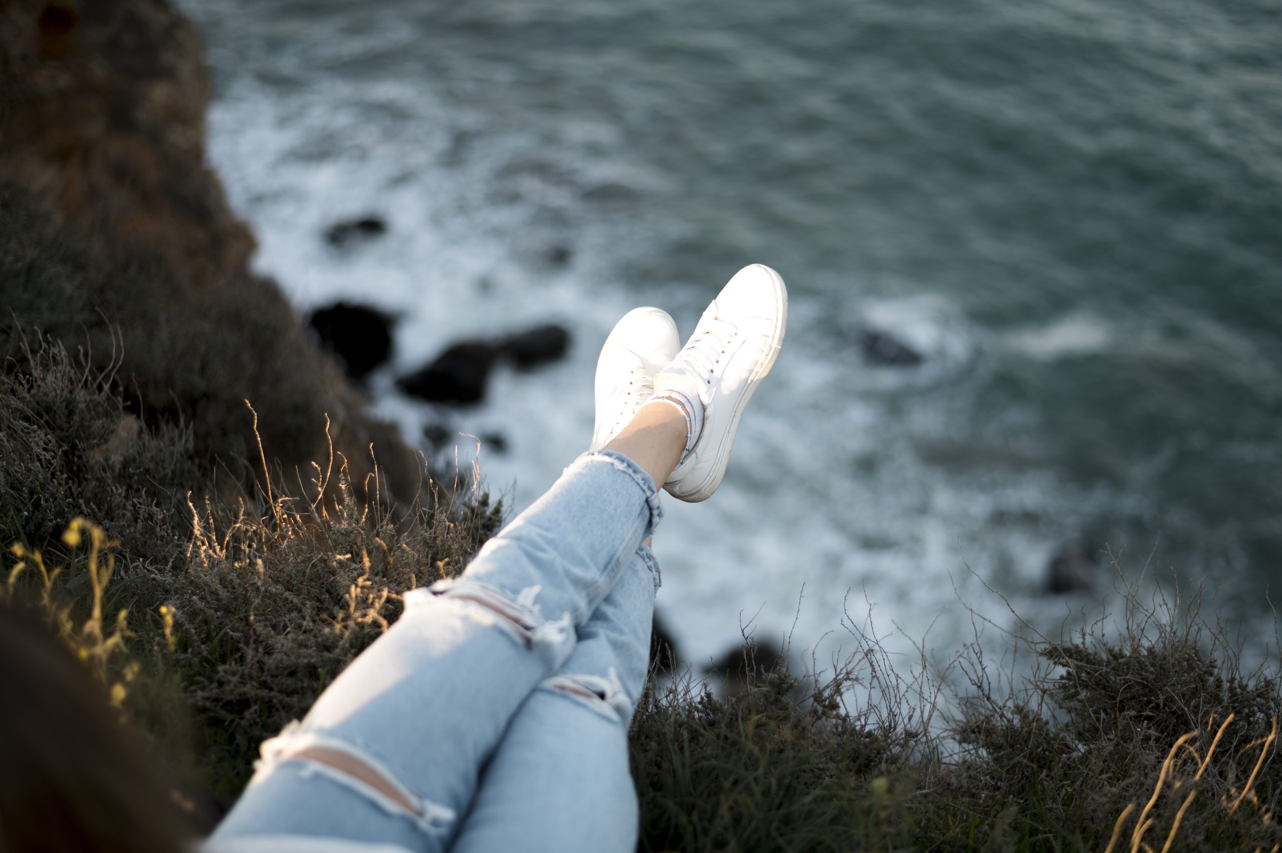 Take-Foot-Pictures-With-A-Good-Background-scaled